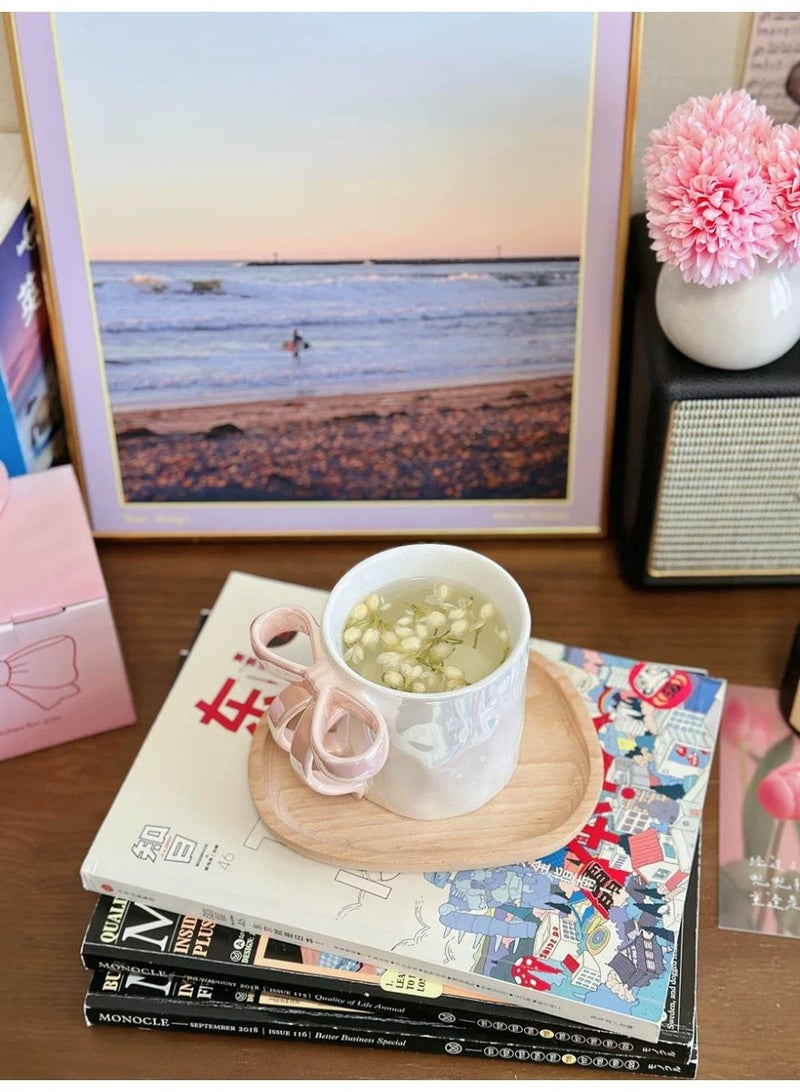 أكواب ساحرة مزينة بشرائط ومقابض على شكل فيونكة، كوب فيونكة سعة 350 مل، كوب عيد الميلاد، تصميم عصري، كوب قهوة ساخن من السيراميك على شكل فيونكة عيد الميلاد للنساء والأصدقاء وزملاء العمل وهدايا عيد الحب وعيد الميلاد وأعياد الميلاد (وردي) - Image 2